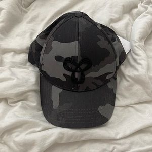 Aritzia TNA ball cap NWT